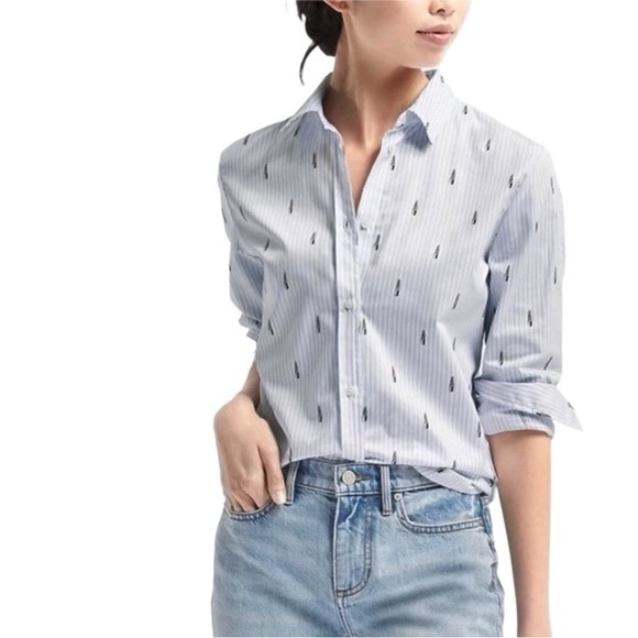 Banana Republic Tops - NWOT WOMENS BANANA REPUBLIC BUTTON DOWN LIPSTICK BLOUSE SIZE LARGE